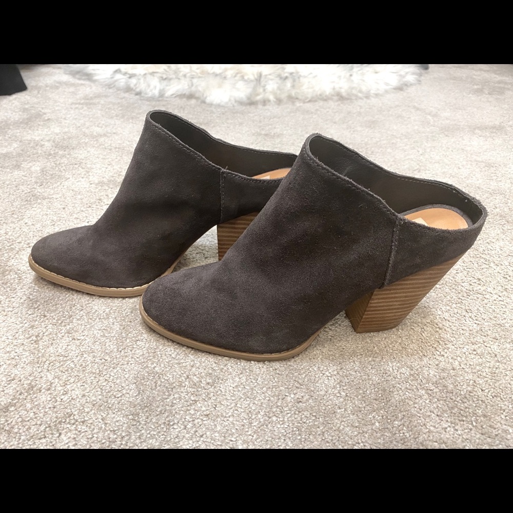 Dolce Vita suede slip-on booties 🤍